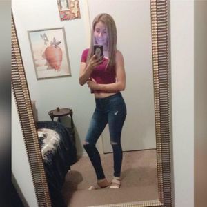 Meet your Posher, Beatriz